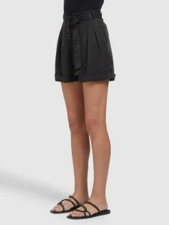 Khujo Shorts Loosefit Bandplooibroek Elida Dames Zwart -Exporteren Kleding Pracht Winkel 1a2e4c2e7cf26009fa29e28987e21d4c