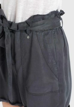 Khujo Shorts Loosefit Broek Poppy Dames Donkergrijs -Exporteren Kleding Pracht Winkel 8efdd4813d2a9adb423a95fa9a85252d