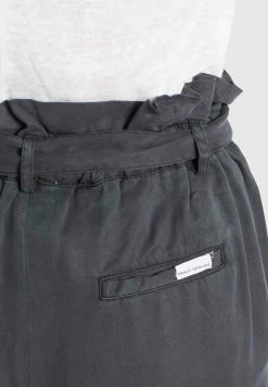 Khujo Shorts Loosefit Broek Poppy Dames Donkergrijs -Exporteren Kleding Pracht Winkel ff39981d1c7cd748dc4cb2b6bc7ece75